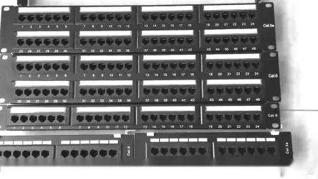 Aze UTP 10 Inch 12port Network Surface Wall Mount Vertical Patch Panel